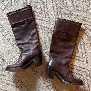FRYE SZ. 6 BROWN LEATHER BOOTS